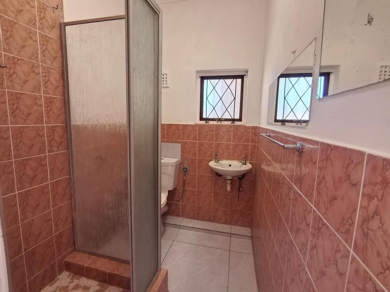To Let 1 Bedroom Property for Rent in Gleemoor Western Cape